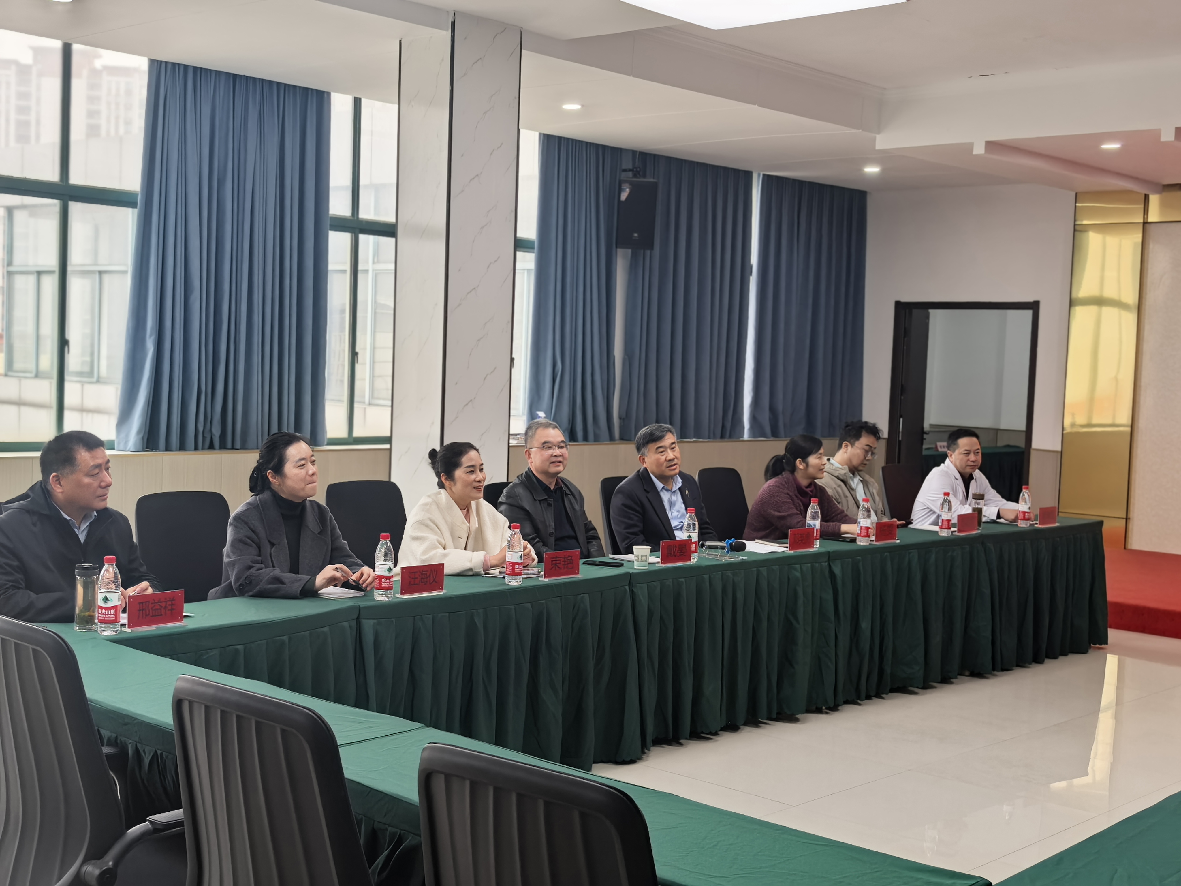 深化政医协同，共绘医学科技创新“同心圆”